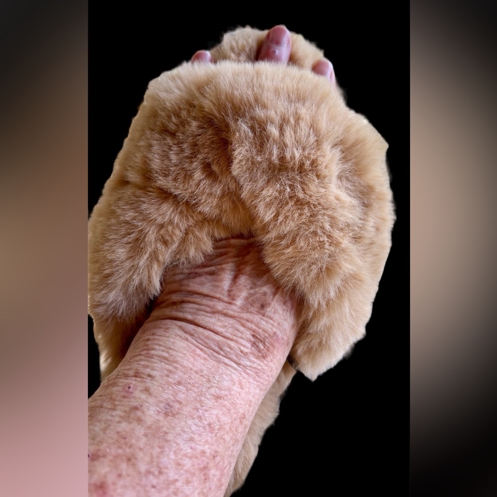 😴Jenni Intimates - Tan Faux Fur Crossband House Slipper Size M 7-8 NWT😴 - Picture 2 of 5